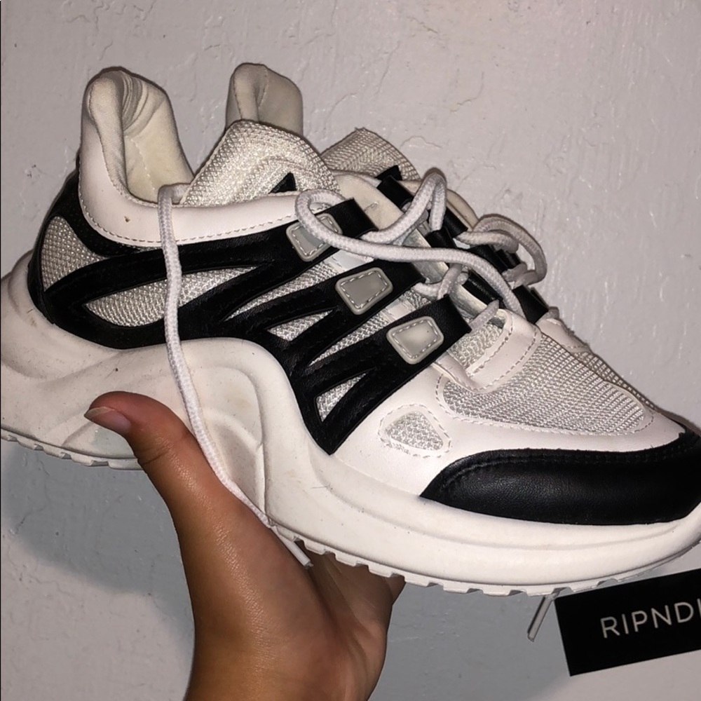 Fashion nova sneakers